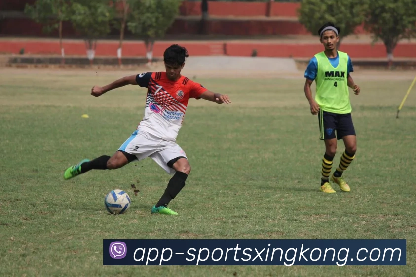 曼联在阿莫林带领下迎来英超五轮不败热刺战平展现强劲实力